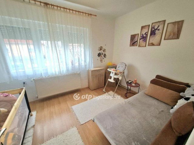 Eladó családi ház, Makláron 99 M Ft, 6 szobás