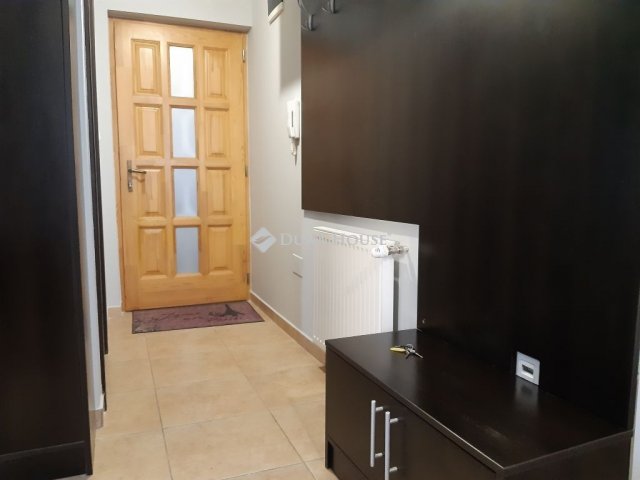 Kiadó téglalakás, albérlet, Pécsett 220 E Ft / hó, 3 szobás