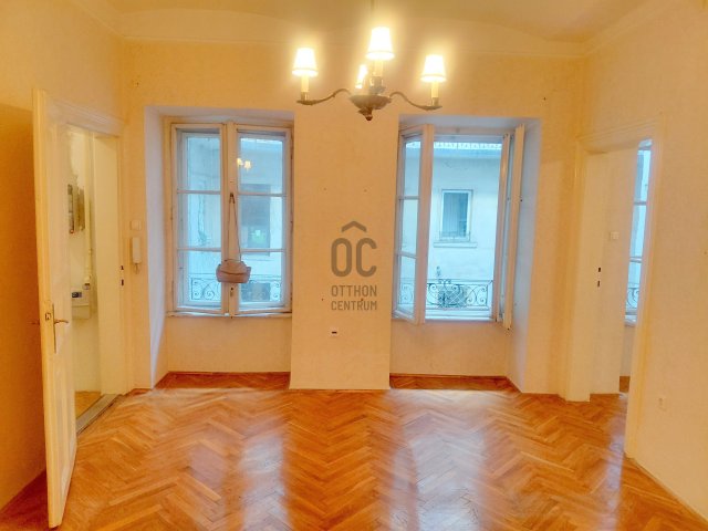 Eladó téglalakás, Budapesten, VI. kerületben 64.9 M Ft, 2 szobás