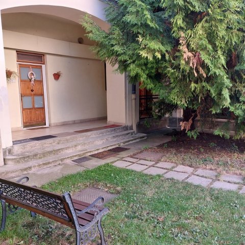 Eladó téglalakás, Székesfehérvárott, Esze Tamás utcában