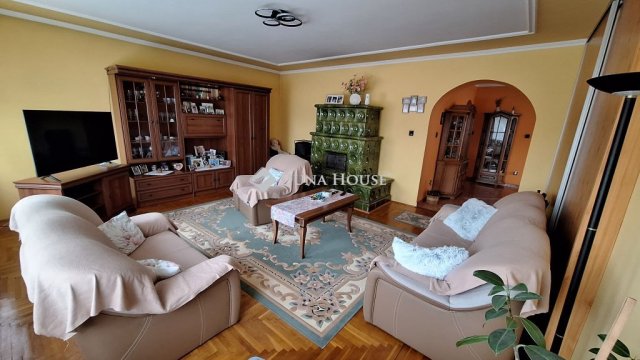 Eladó családi ház, Abában 74.9 M Ft, 5 szobás