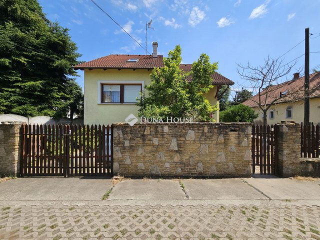Eladó családi ház, Gödön 100 M Ft, 7 szobás