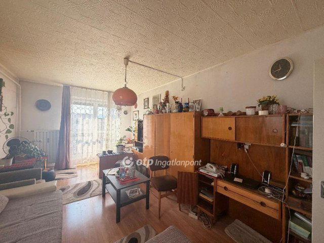 Eladó panellakás, Budapesten, III. kerületben 64.9 M Ft