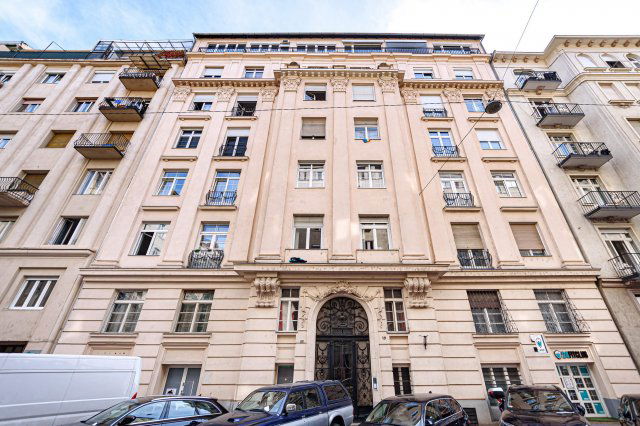 Eladó téglalakás, Budapesten, V. kerületben 199.9 M Ft, 3 szobás