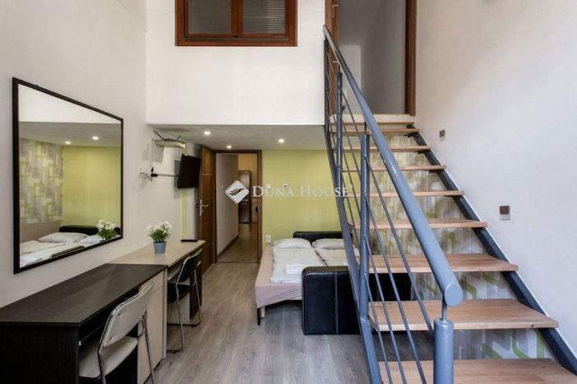 Eladó téglalakás, Budapesten, VI. kerületben 129.9 M Ft