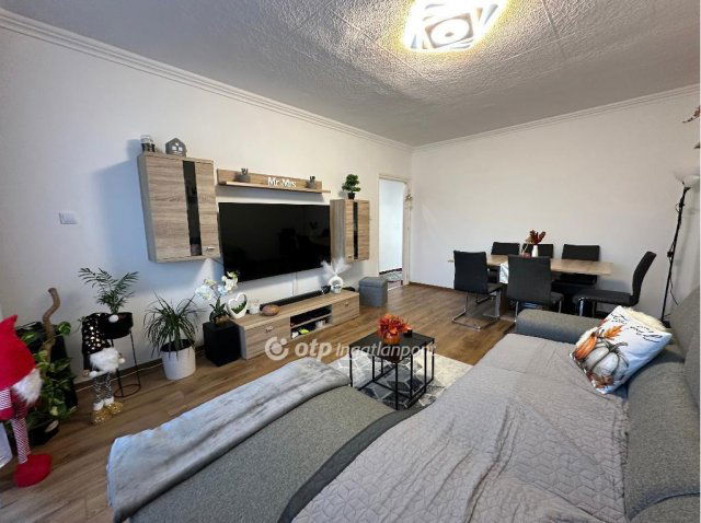 Eladó téglalakás, Nyíregyházán 43 M Ft, 2 szobás