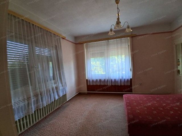 Eladó családi ház, Újszászon 26.5 M Ft, 2+1 szobás