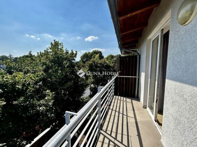 Eladó téglalakás, Budapesten, III. kerületben 69.9 M Ft