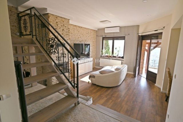 Eladó ikerház, Pécsett 189 M Ft, 4 szobás / költözzbe.hu