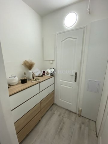 Eladó panellakás, Pécsett 46.4 M Ft, 2 szobás