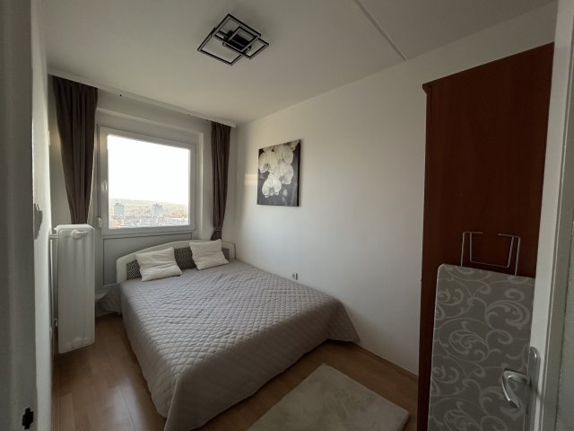 Eladó panellakás, Pécsett 45.9 M Ft, 2 szobás