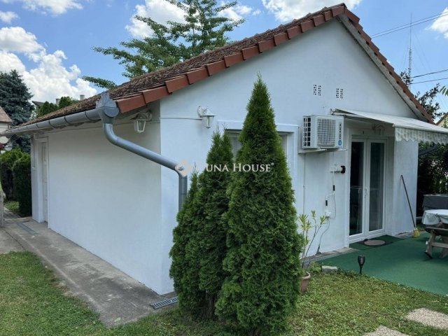 Eladó családi ház, Villányban 99 M Ft, 6 szobás