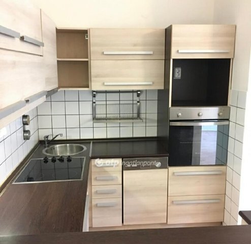 Eladó téglalakás, Budapesten, VI. kerületben 82 M Ft, 2 szobás