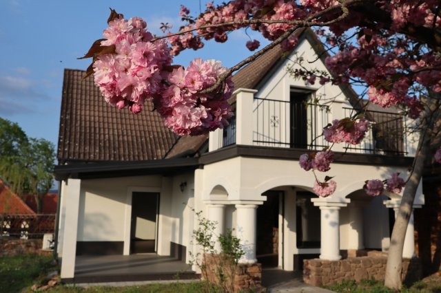 Eladó családi ház, Kővágóörsön 140 M Ft, 3 szobás