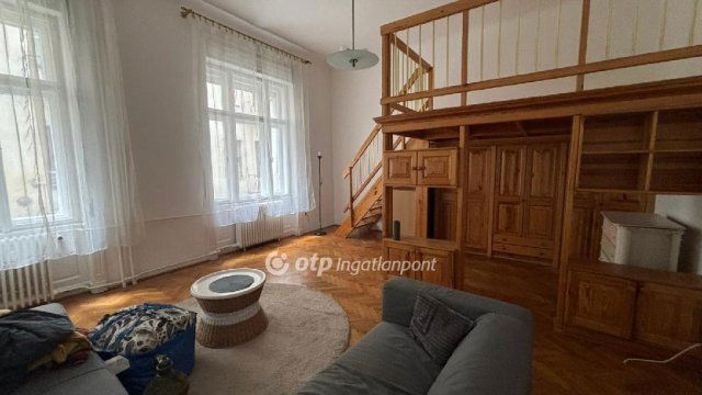 Eladó téglalakás, Budapesten, V. kerületben 86.9 M Ft, 1 szobás