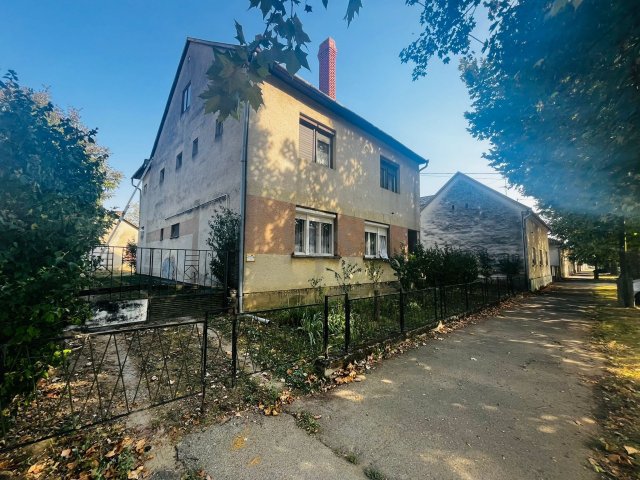Eladó családi ház, Barcson 35.99 M Ft, 7 szobás