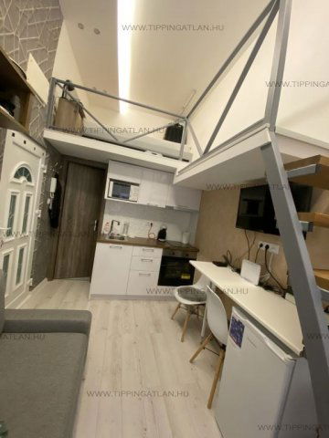 Eladó téglalakás, Budapesten, VI. kerületben 43.9 M Ft, 1 szobás
