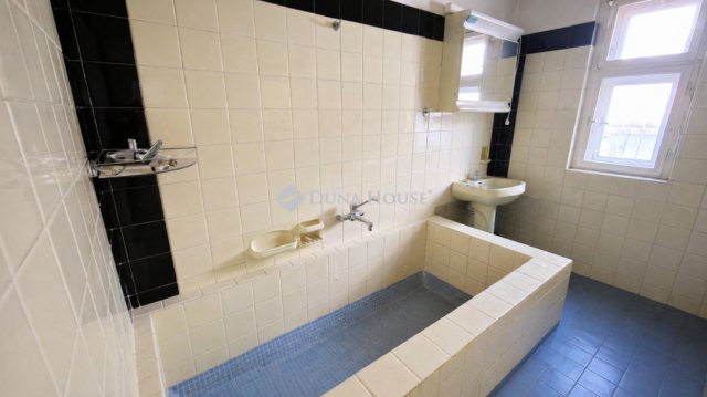 Eladó családi ház, Budapesten, XVI. kerületben 142 M Ft