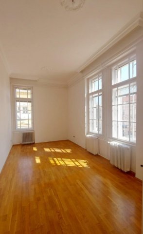 Kiadó téglalakás, albérlet, Szegeden, Klauzál téren, 3 szobás