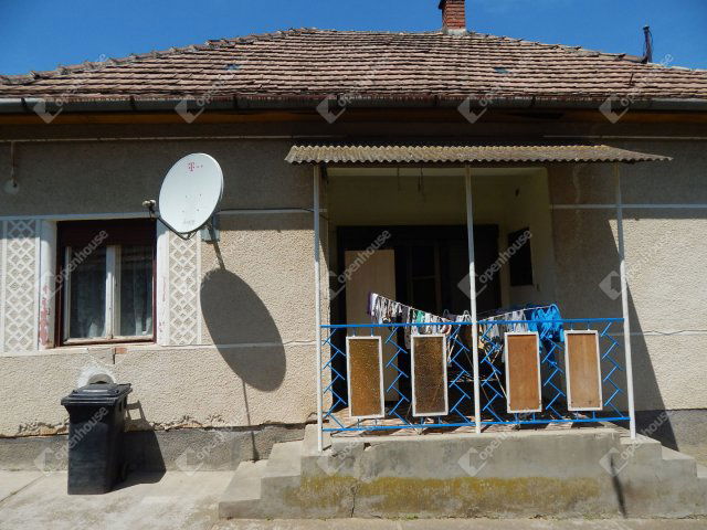 Eladó családi ház, Segesden 7.9 M Ft, 4 szobás