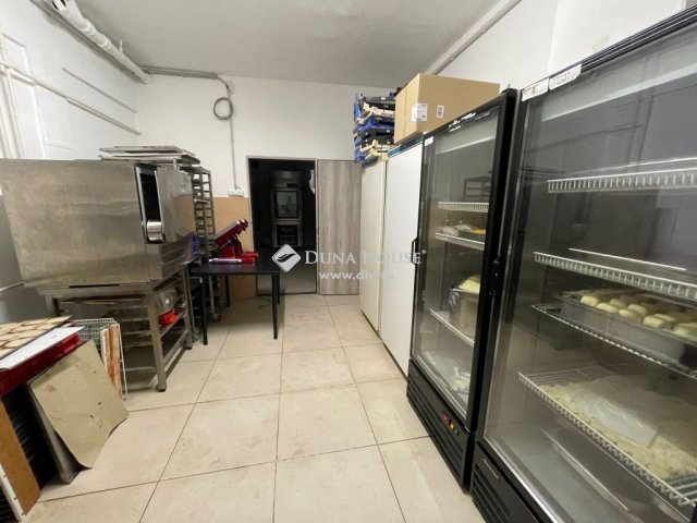 Eladó üzlethelyiség, Budapesten, XXI. kerületben 690 M Ft