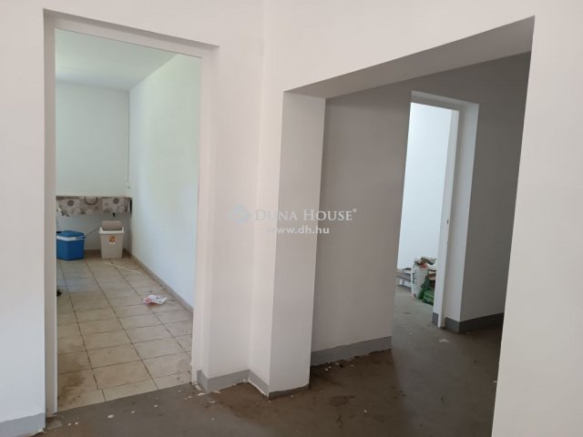 Eladó ipari ingatlan, Pilismaróton 89.99 M Ft