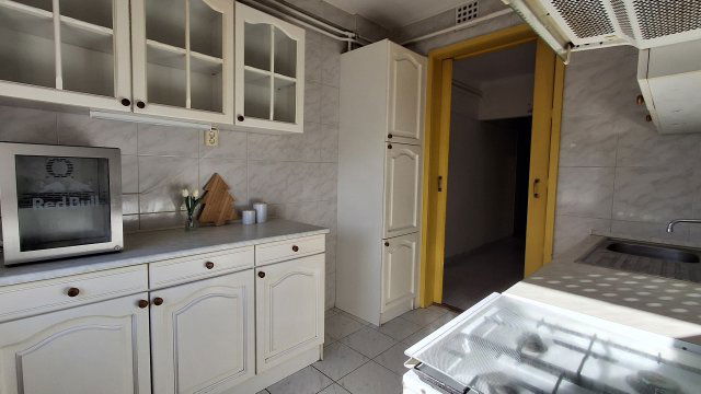 Eladó téglalakás, Gyöngyösön 48.8 M Ft, 3 szobás