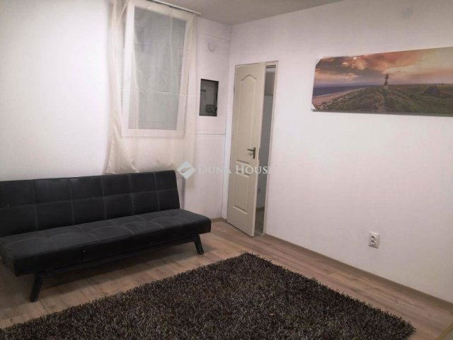 Eladó téglalakás, Budapesten, III. kerületben 26 M Ft, 1 szobás