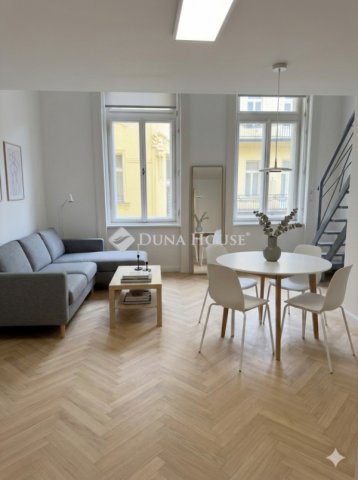 Eladó téglalakás, Budapesten, V. kerületben 53.5 M Ft, 1 szobás