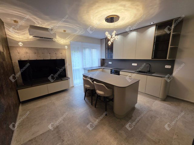 Kiadó téglalakás, albérlet, Győrött 260 E Ft / hó, 3 szobás