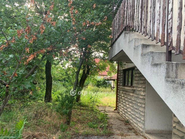 Eladó családi ház, Alattyánban 33 M Ft, 5 szobás