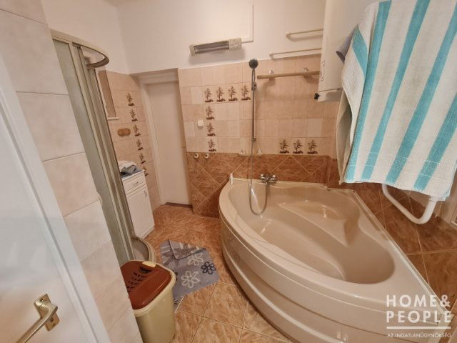 Eladó családi ház, Hódmezővásárhelyen 80.9 M Ft, 5 szobás