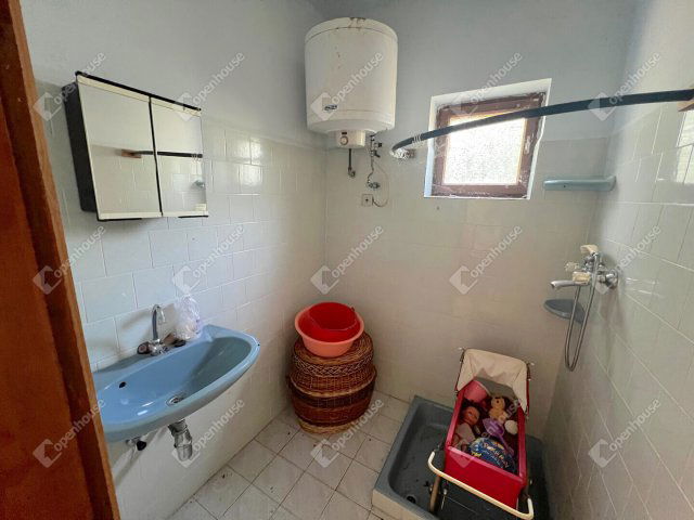Eladó családi ház, Monoron 29.9 M Ft, 2 szobás
