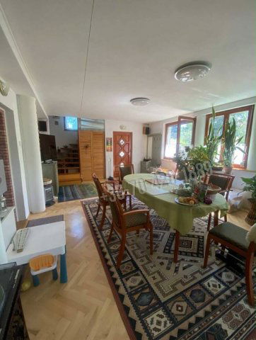 Eladó családi ház, Solymáron 135 M Ft, 5 szobás