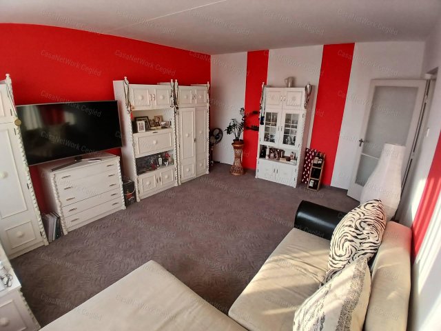 Eladó panellakás, Cegléden 39.9 M Ft, 2 szobás