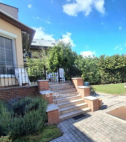 Eladó családi ház, Budapesten, XVI. kerületben 198 M Ft