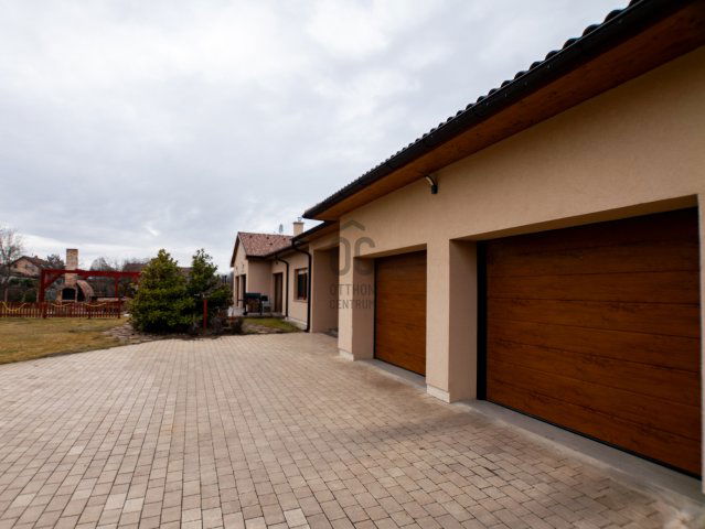 Eladó családi ház, Kecskeméten 200 M Ft, 4 szobás