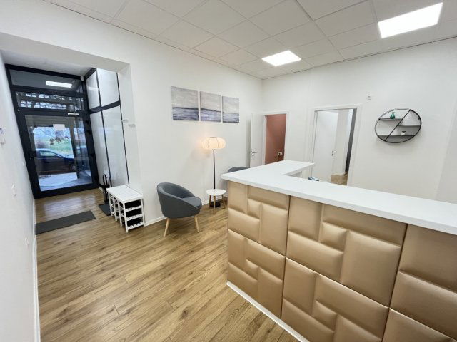 Kiadó üzlethelyiség, Kaposváron 400 E Ft / hó, 4 szobás