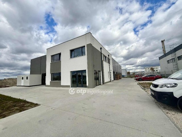 Eladó ipari ingatlan, Szigetszentmiklóson 78 M Ft