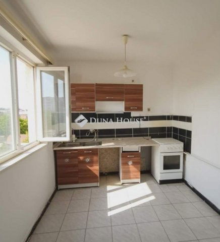 Eladó téglalakás, Kecskeméten 29.5 M Ft, 2 szobás