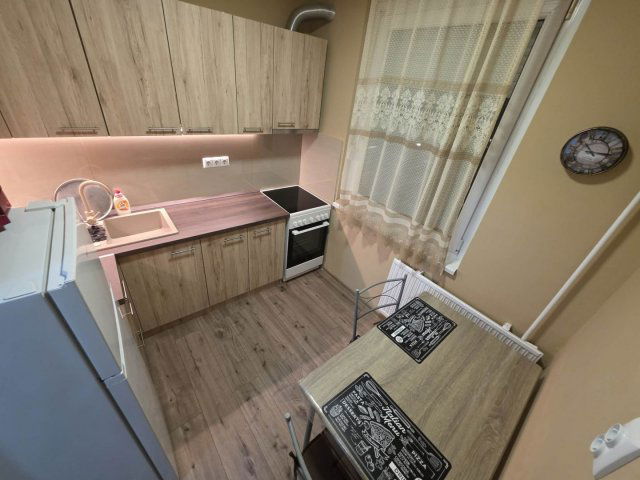 Kiadó panellakás, albérlet, Debrecenben 220 E Ft / hó, 2 szobás