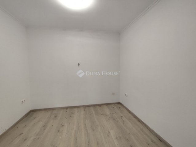 Eladó családi ház, Ócsán 93.9 M Ft, 6 szobás