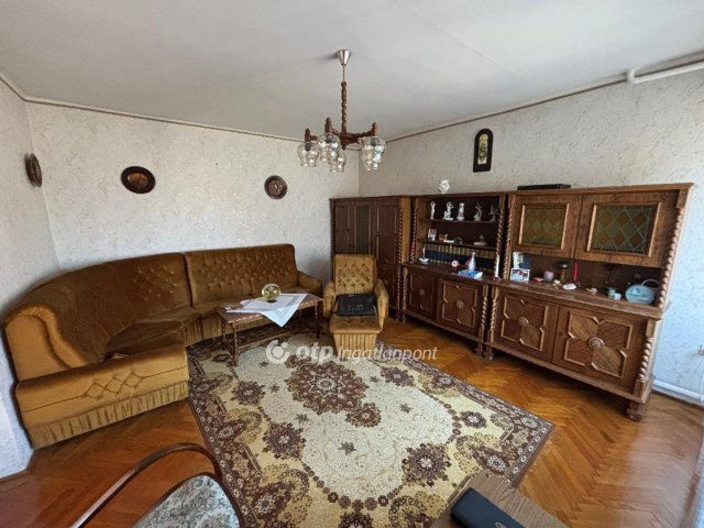 Eladó családi ház, Békésen 49.9 M Ft, 3+1 szobás