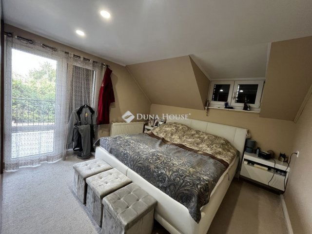 Eladó családi ház, Balatonalmádiban 252 M Ft, 5 szobás