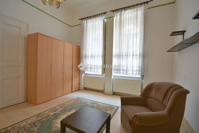 Eladó téglalakás, Budapesten, VIII. kerületben, Berzsenyi utcában