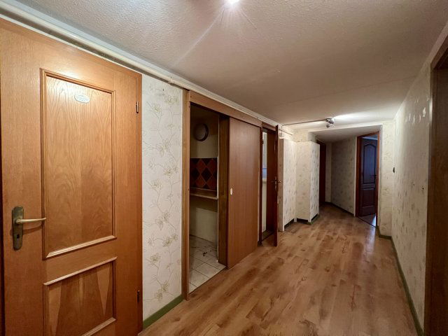 Eladó téglalakás, Budapesten, VI. kerületben 99.9 M Ft, 4 szobás