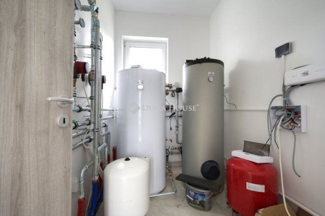 Eladó ikerház, Herceghalomon 199 M Ft, 5 szobás