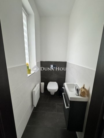 Eladó családi ház, Őrbottyánban 150 M Ft, 3 szobás