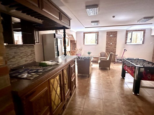 Eladó üzlethelyiség, Hajdúszoboszlón 388 M Ft, 1 szobás