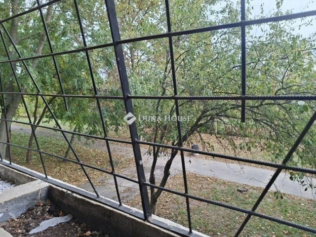 Eladó téglalakás, Gödöllőn 74 M Ft, 2 szobás